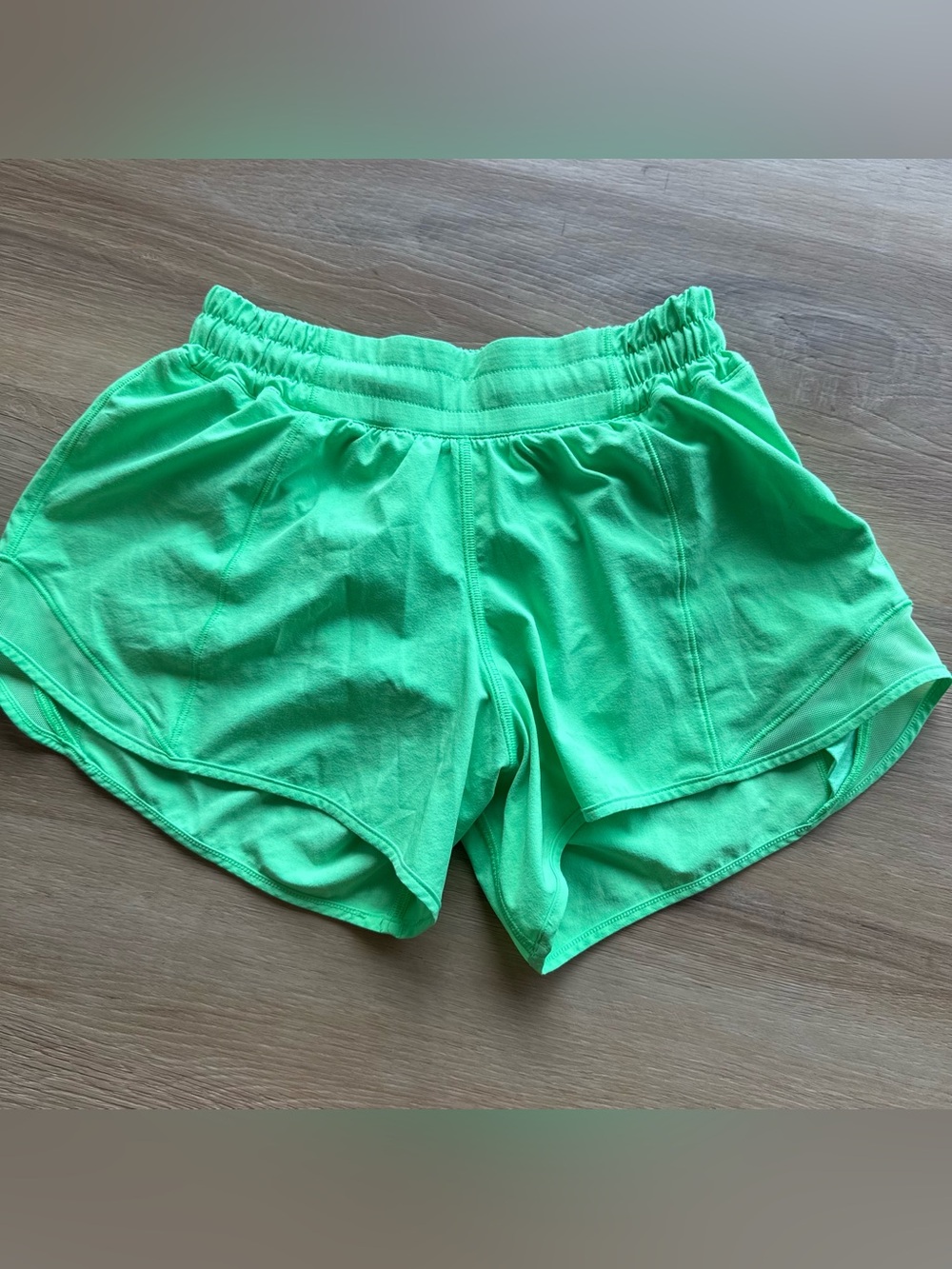 lululemon athletica Bright Green Running Shorts SZ 2 lined logo drawstring